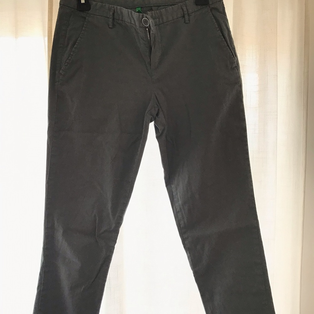 Cropped Pants.